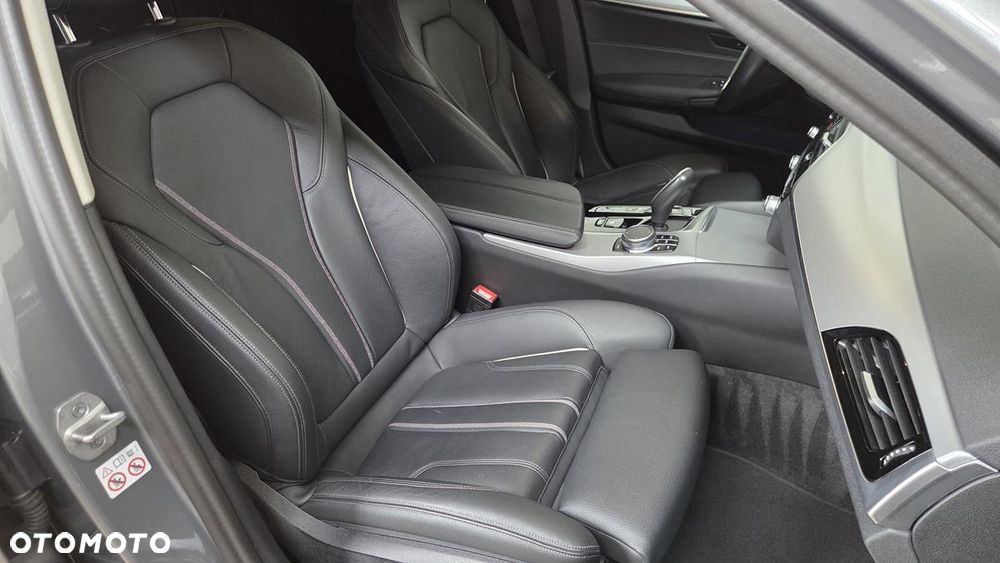 BMW Seria 5 530e xDrive M Sport sport - 18