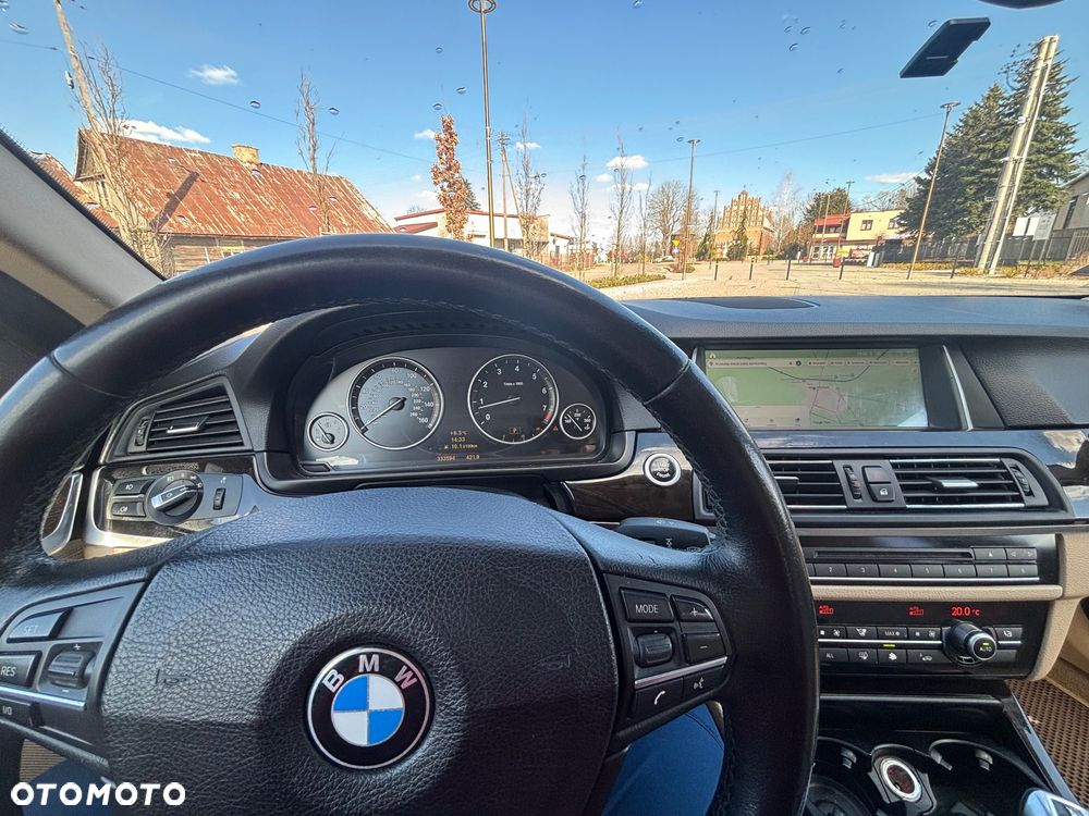 BMW Seria 5 528i - 9