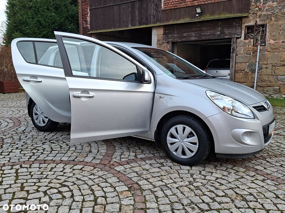 Hyundai i20 1.2 UEFA EURO 2012 Edition - 8