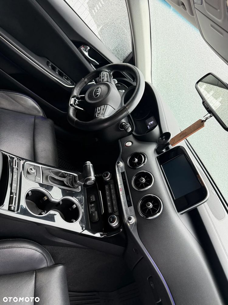 Kia Stinger 2.0 T-GDI XL - 11