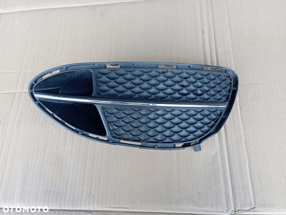 MERCEDES W212 KRATKA HALOGENU ZDERZAKA PRZÓD PRAWA LIFT A2128852022 - 1