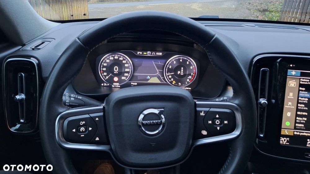 Volvo XC 40 T3 Geartronic Momentum Pro - 7