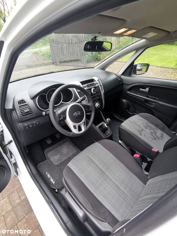 Kia Venga 1.4 CVVT Attract - 17
