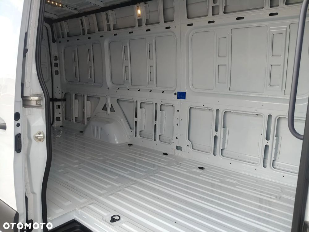 Mercedes-Benz Sprinter 317 - 19