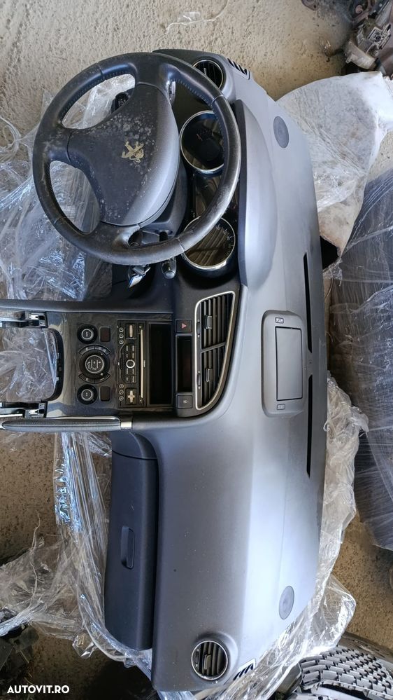 Plansa de Bord pentru Peugeot 3008 - 1