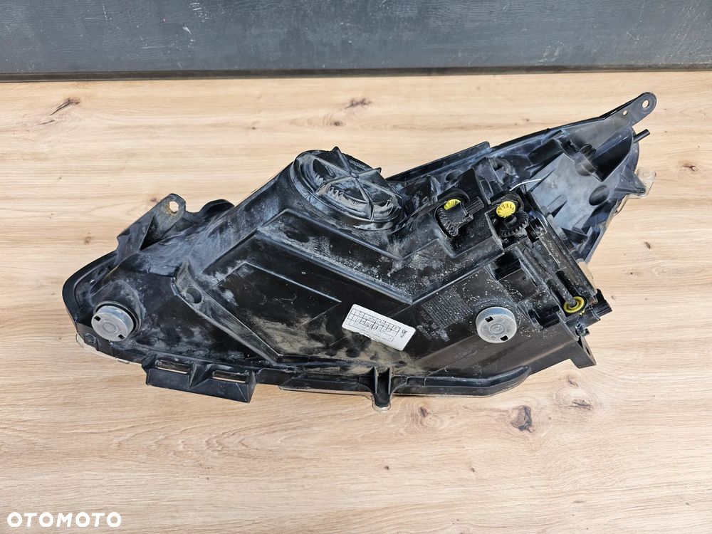 LAMPA SOCZEWKA PRAWY PRZÓD PRAWA PRZEDNIA OPEL CORSA D EUROPA 13186386 - 15