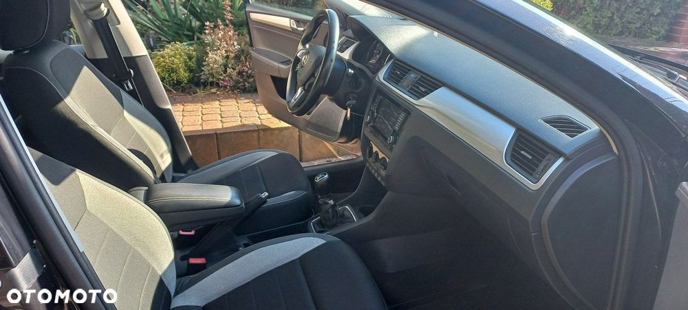 Skoda RAPID 1.0 TSI Ambition - 19