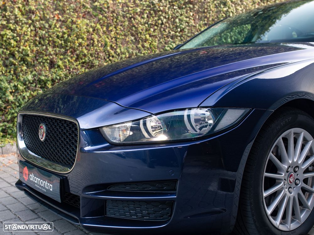 Jaguar XE 2.0 D Prestige - 5