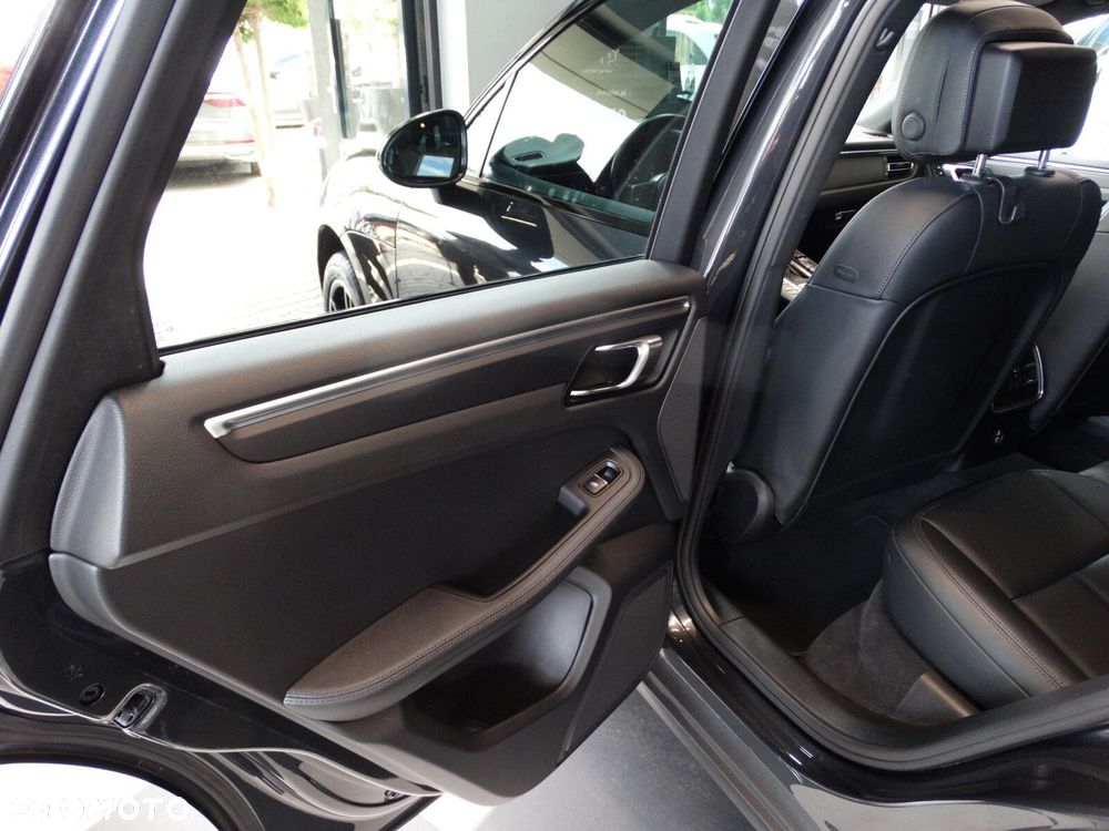 Porsche Macan - 37