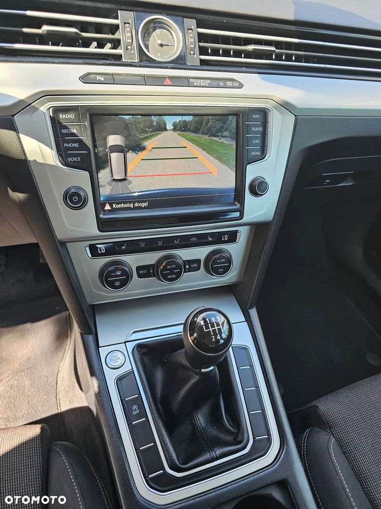 Volkswagen Passat 2.0 TDI (BlueMotion Technology) Trendline - 19