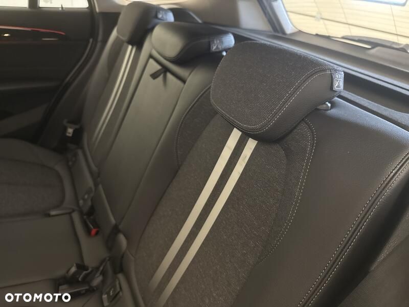BMW X1 sDrive18i - 19