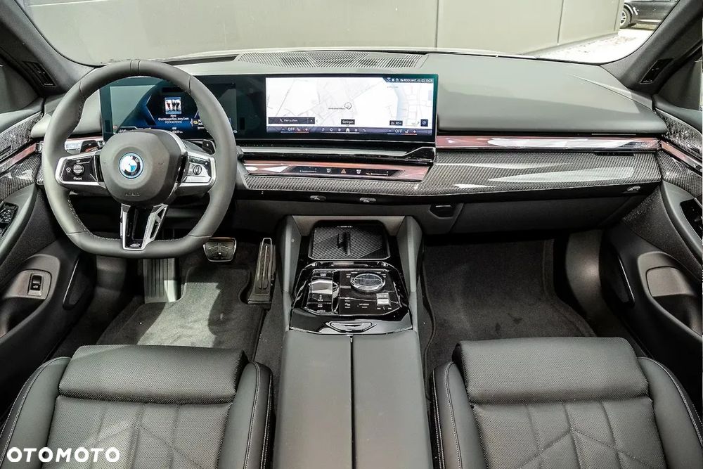 BMW Seria 5 520d xDrive mHEV - 11