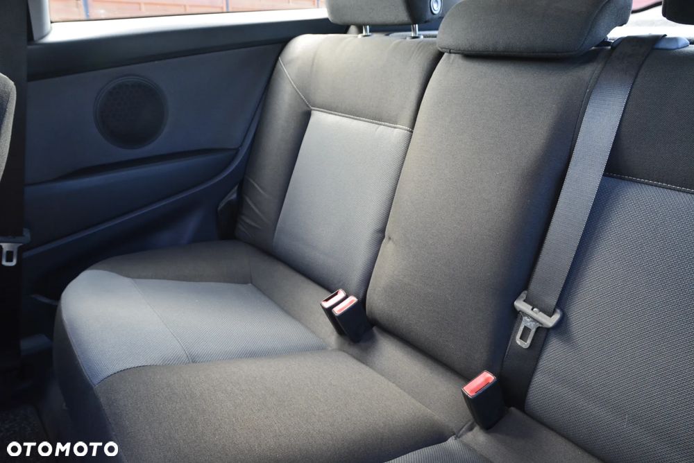 Opel Astra 1.6 Sport - 30