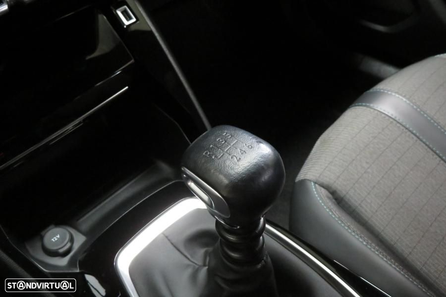 Peugeot 2008 1.2 PureTech Allure Pack - 32