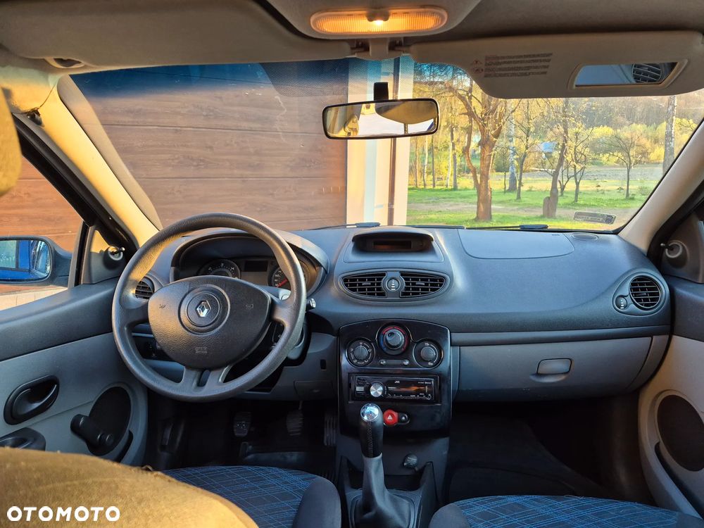 Renault Clio - 19