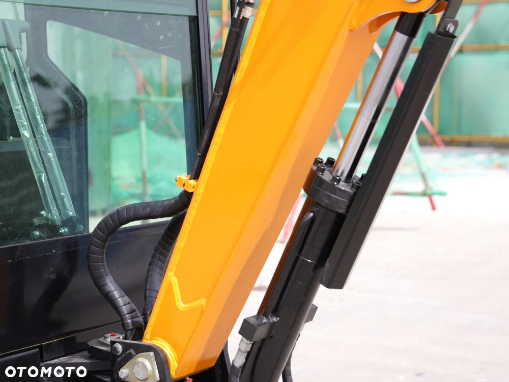 Inny Minikoparka Sylcar 25 - 10