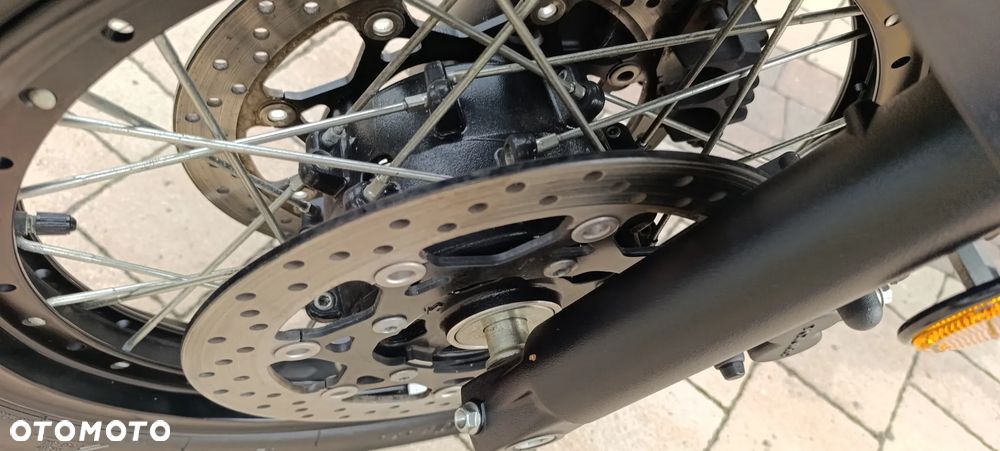 Suzuki V-STROM - 15