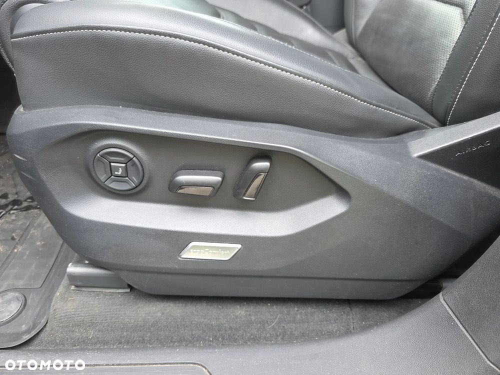 Volkswagen Touareg - 9