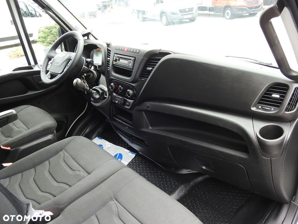 Iveco DAILY 35C15 KONTENER CHŁODNIA -12*C ZASILANIE 230V TEMPOMAT KLIMATYZACJA BLIŹNIACZE KOŁA  150KM - 40