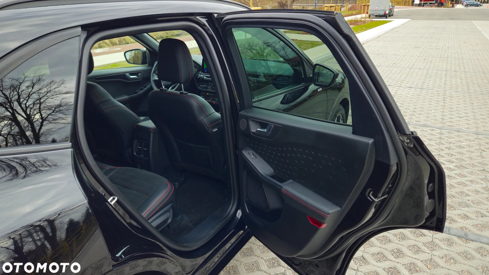 Ford Kuga 2.5P PHEV FWD ST-Line - 13