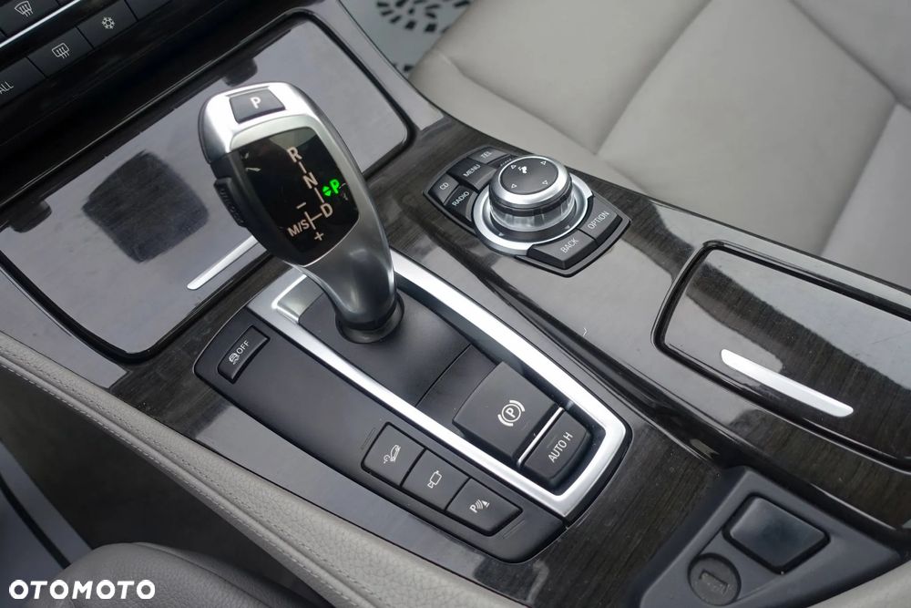 BMW Seria 5 530d xDrive Sport-Aut Modern Line - 29