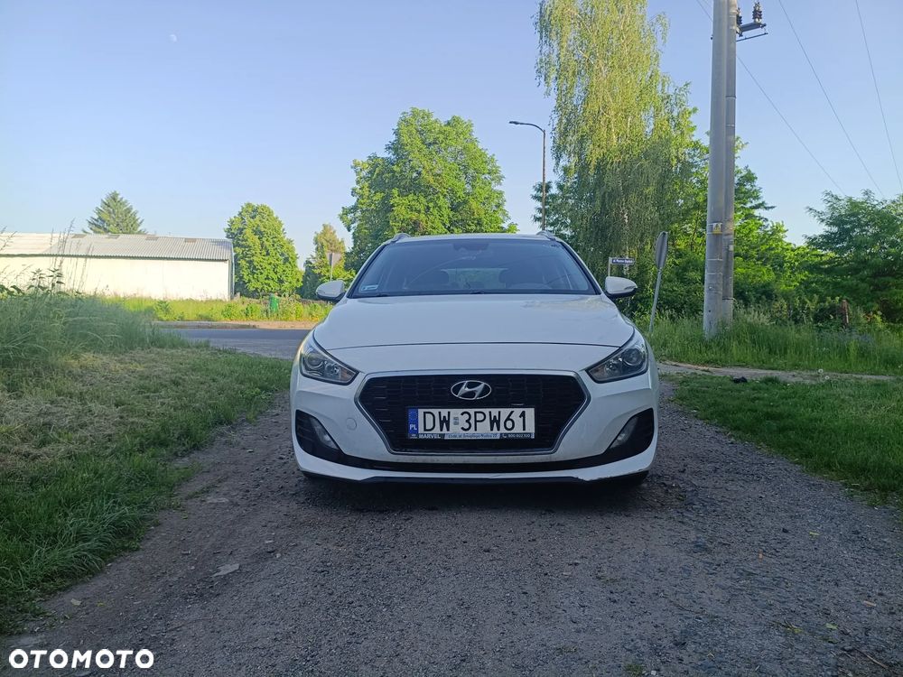 Hyundai i30 1.6 D Classic + - 4