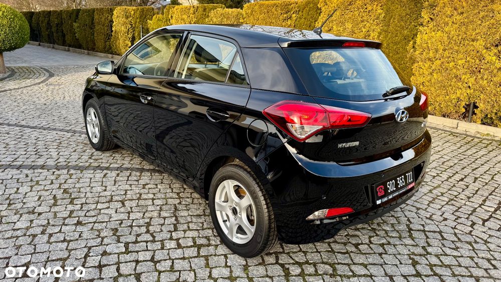 Hyundai i20 blue 1.2 Trend - 14