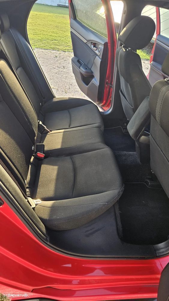 Honda Civic 1.5 i-VTEC Turbo CVT Sport Plus - 13