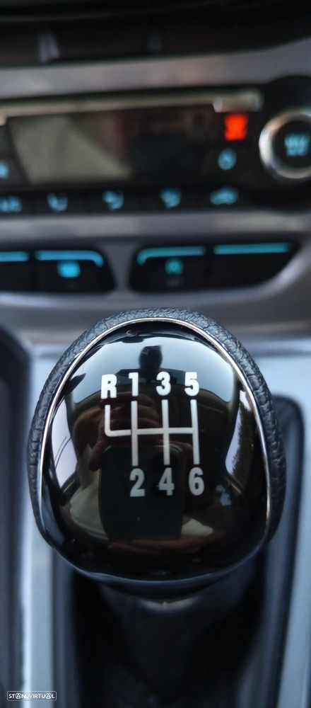 Ford Focus SW 1.6 TDCi Titanium - 17