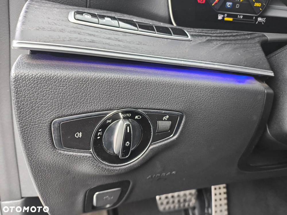 Mercedes-Benz Klasa E 400 d 4-Matic 9G-TRONIC - 21