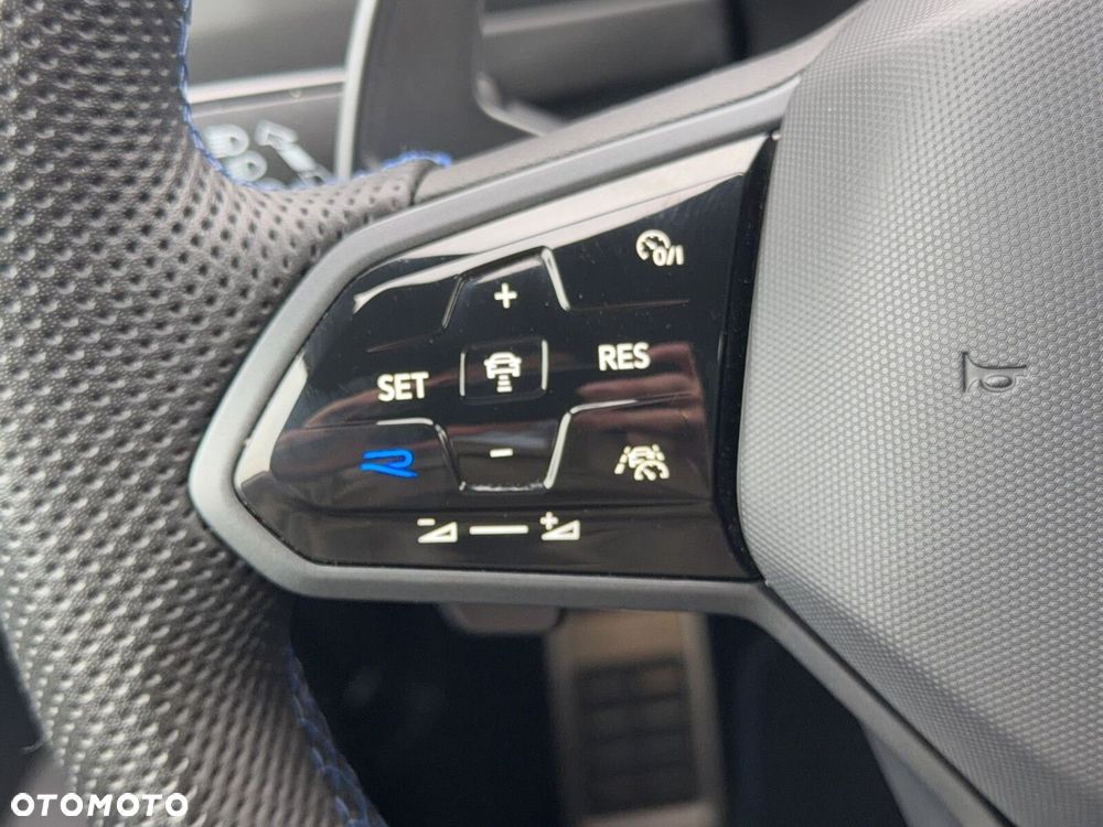 Volkswagen Tiguan - 22