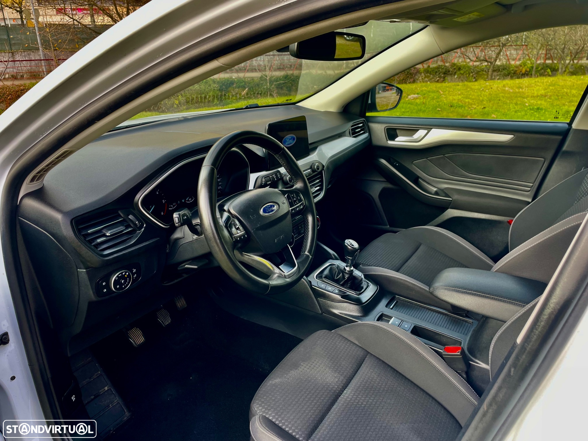 Ford Focus SW 1.5 TDCi EcoBlue Connected - 17