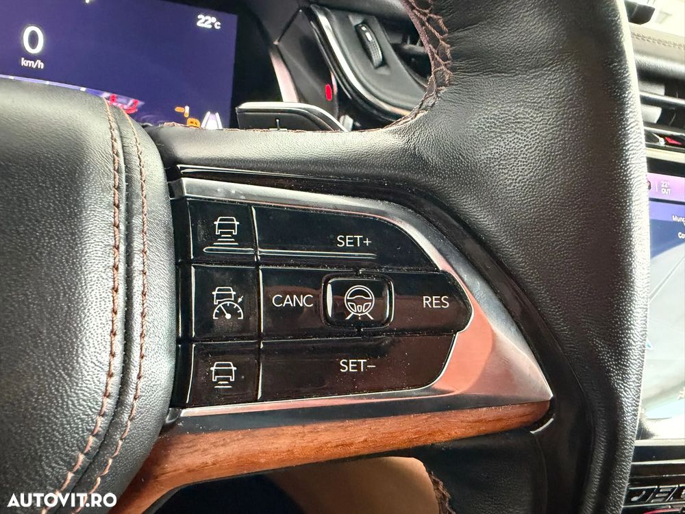 Jeep Grand Cherokee 5.7 V8 HEMI 4WD Automatik Summit - 22