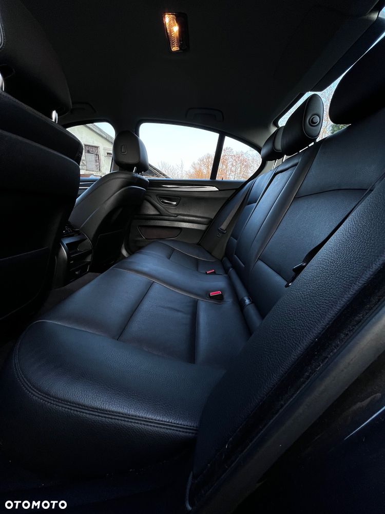 BMW Seria 5 525d - 19