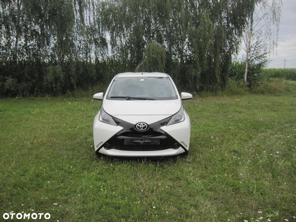 Toyota Aygo x-play club - 3