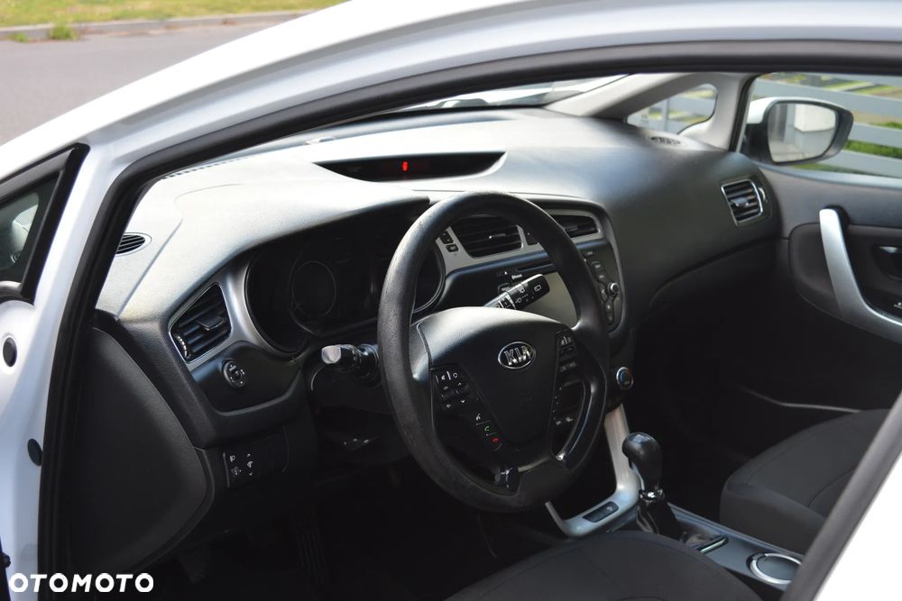 Kia Ceed 1.4 CVVT Dream Team Edition - 18