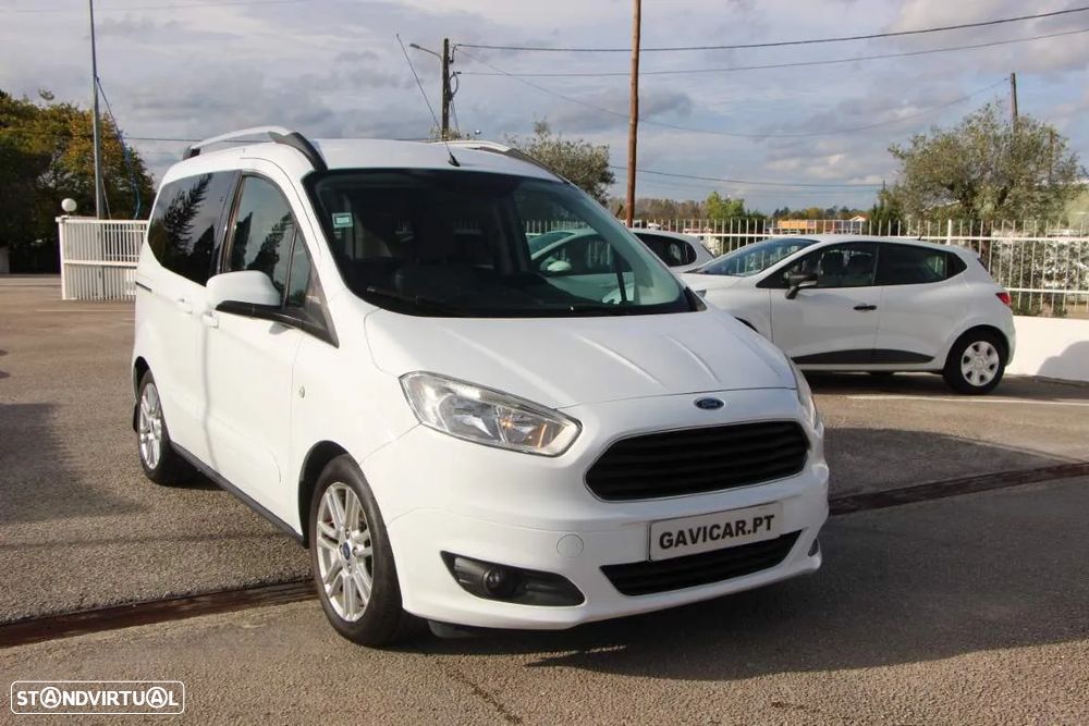 Ford Tourneo Courier 1.5 TDCi Titanium - 19