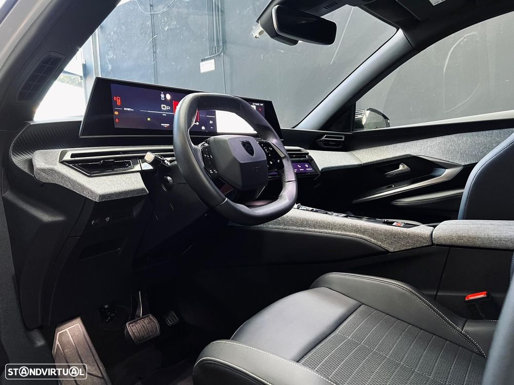 Peugeot 5008 1.2 Hybrid Allure e-DCS6 - 19