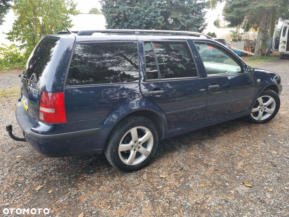 Volkswagen Golf - 6