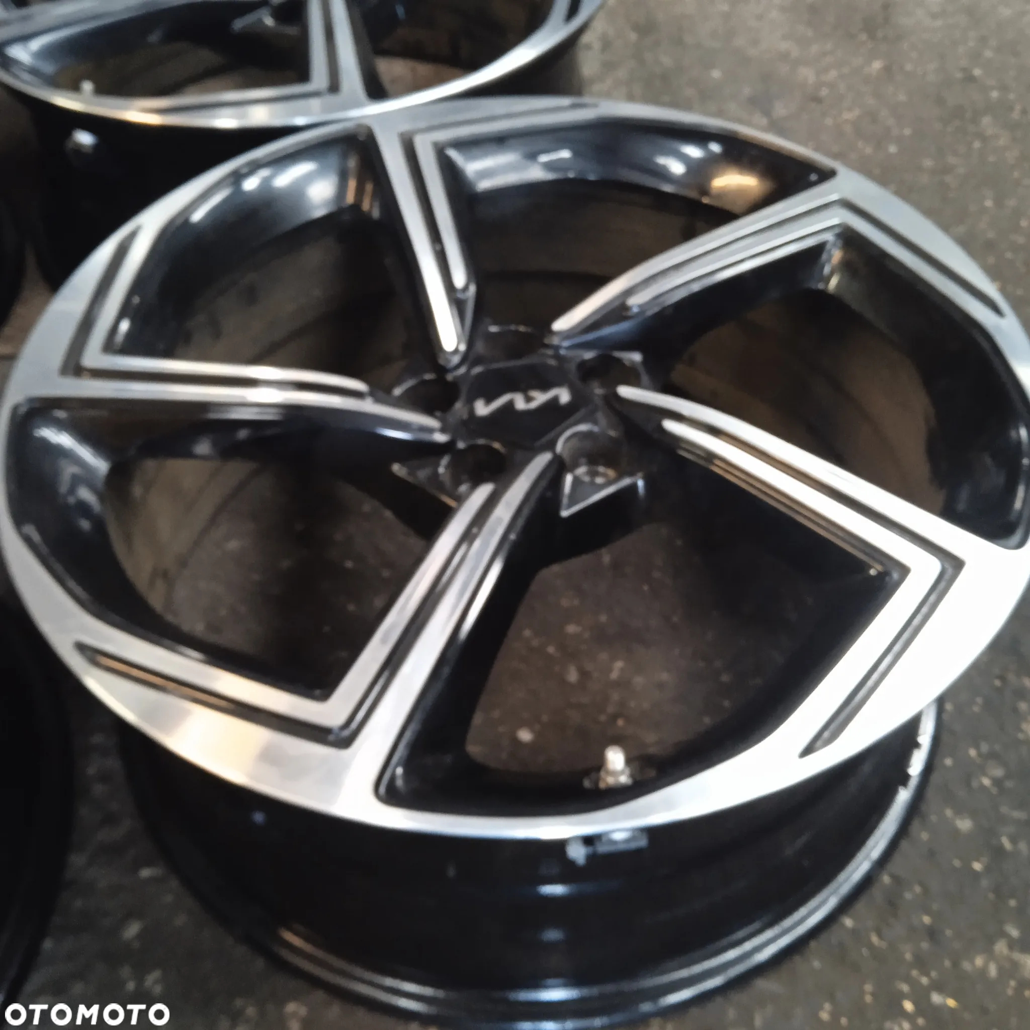 Felgi KIA 21 5X114,3 ET43,5 - 9