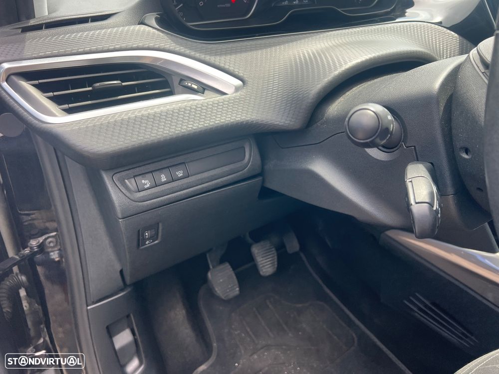 Peugeot 2008 1.2 PureTech Style - 24