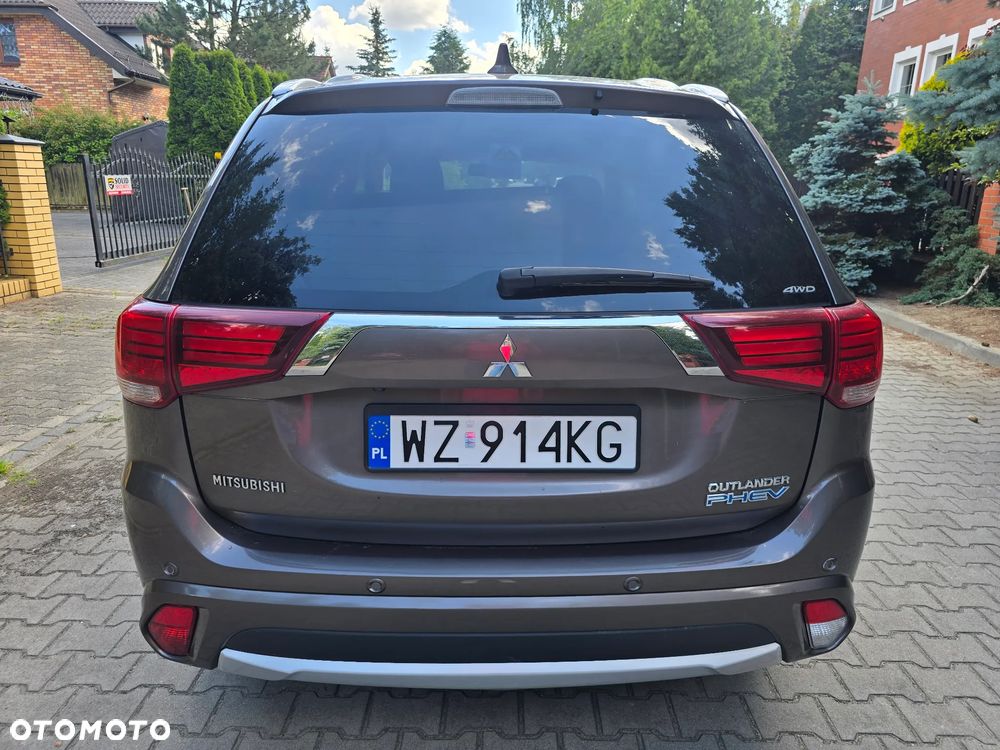 Mitsubishi Outlander - 9