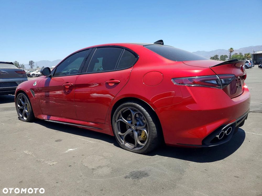 Alfa Romeo Giulia 2.9 V6 Bi-Turbo AT8 Quadrifoglio - 3