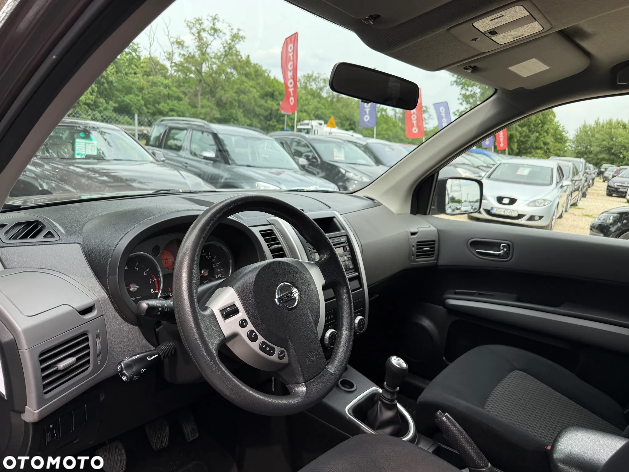 Nissan X-Trail 2.0 4x2 Comfort - 23