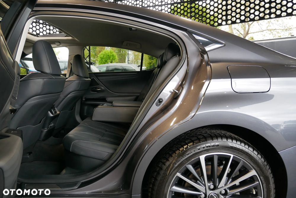 Lexus ES 300h Prestige - 10