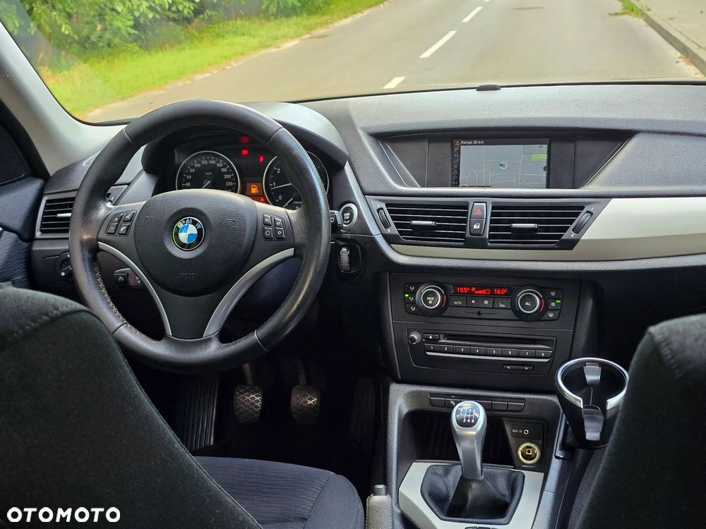 BMW X1 sDrive18i - 27