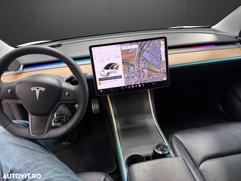 Tesla Model 3 - 9
