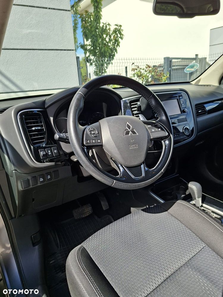 Mitsubishi Outlander 2.0 Intense Comfort 4WD CVT - 9