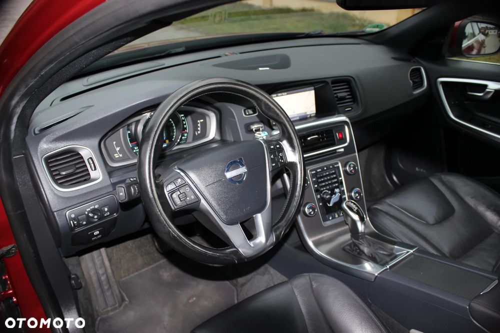 Volvo V60 D5 Geartronic Summum - 9