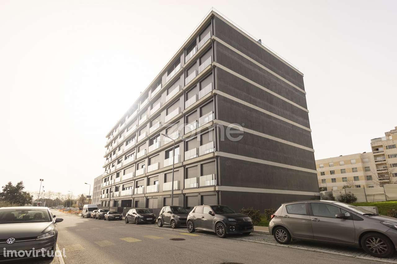 T0+1 Refúgio Urbano para Arrendar com Garagem e Arrumos em Matosinhos - Grande imagem: 2/28